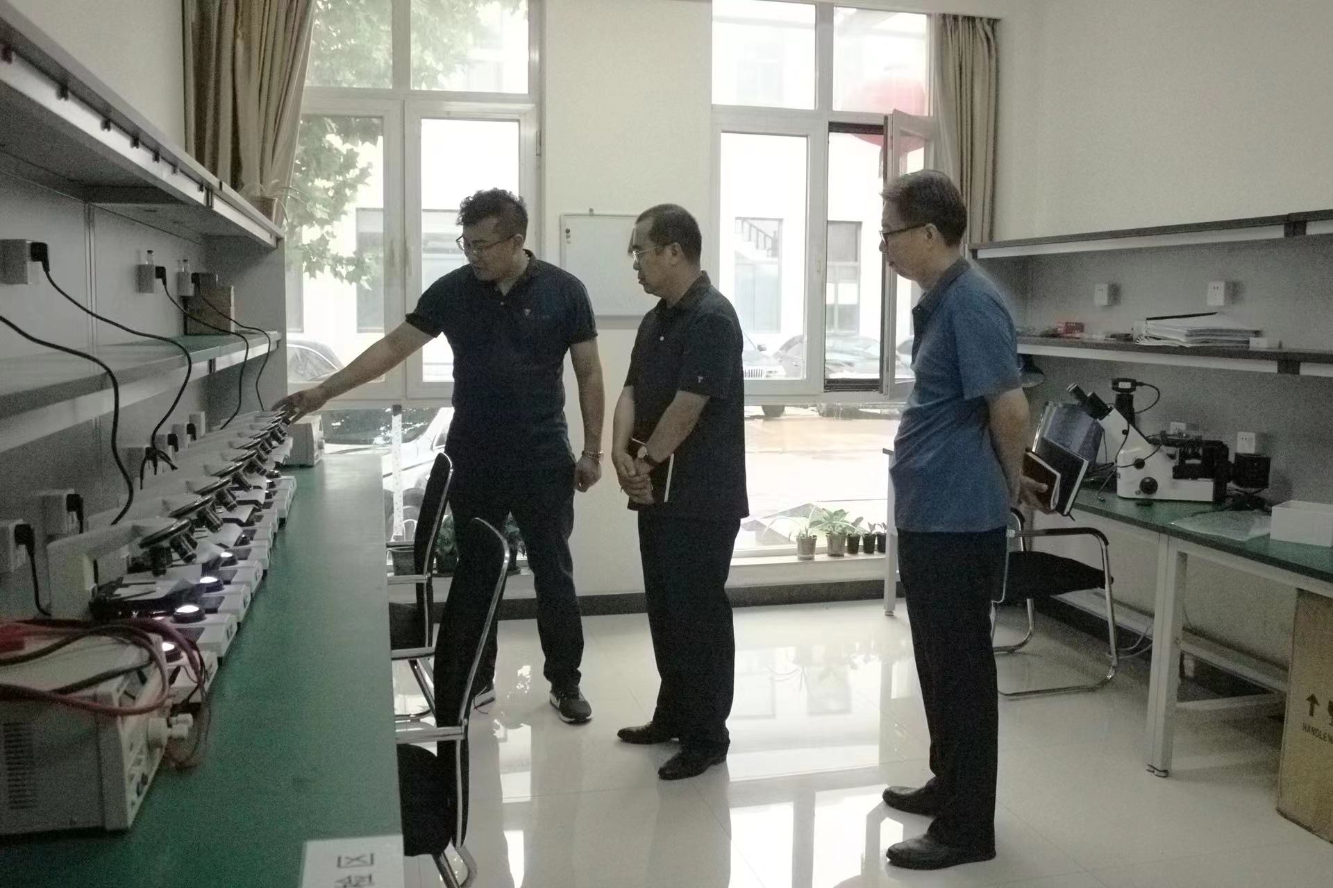 红桥区市场监督管理局一行领导莅临微仪光电考察调研